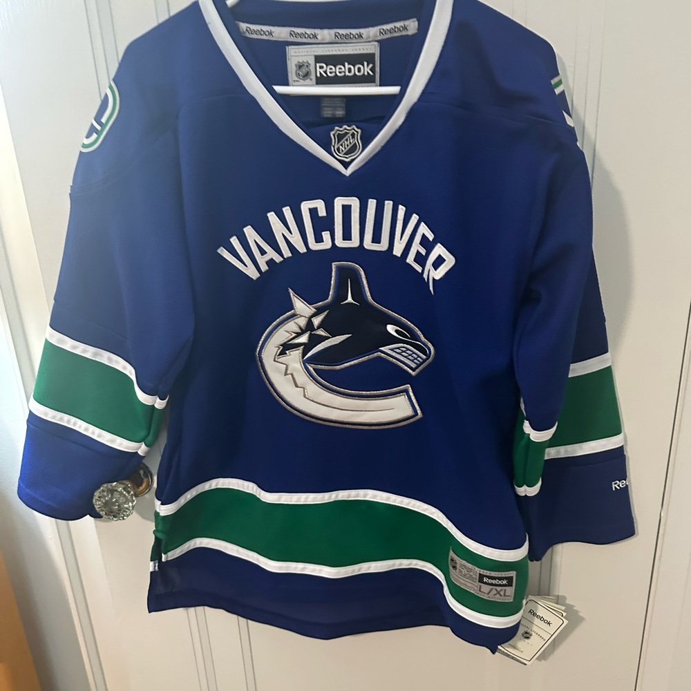 Reebok Vancouver Canucks Jersey Youth XL